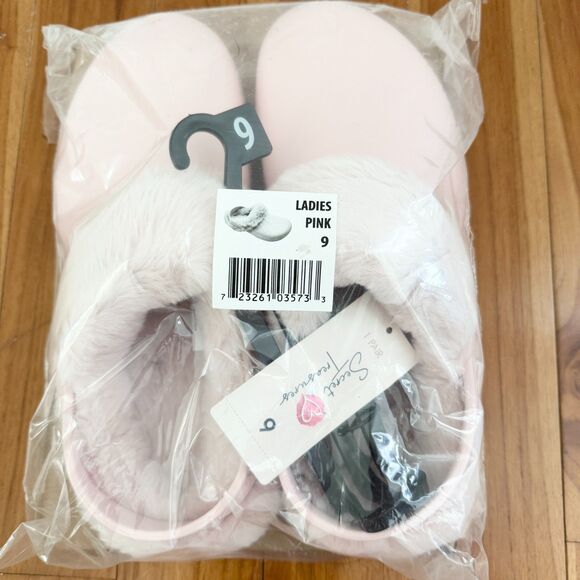 NWT Women Secret Treasures Fuzzy Sandals Holiday in Pastel Pink Size 9 - Picture 1 of 4